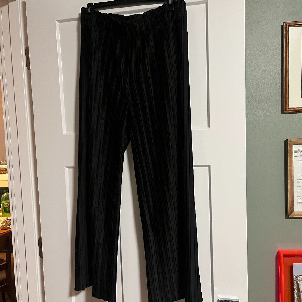 Ann Taylor Plissé Pleated Metallic Wide-Leg Crop Pants - Size M